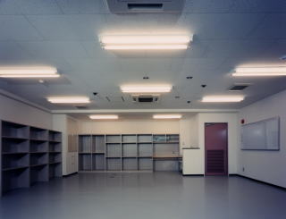 �Q�K������